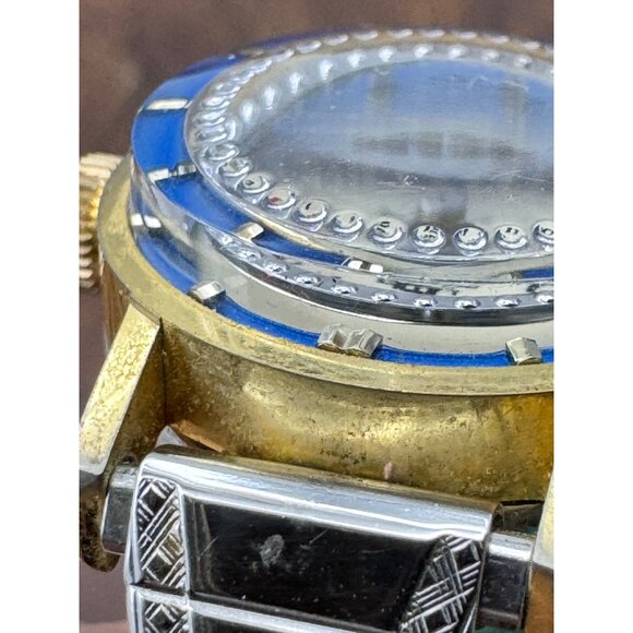 Vintage Swiss-Made Stainless Steel Watch By Jowissa With 17 Jewels & Blue Accent - Picture 5 of 6